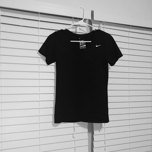 Black nike short sleeve athletic shirt